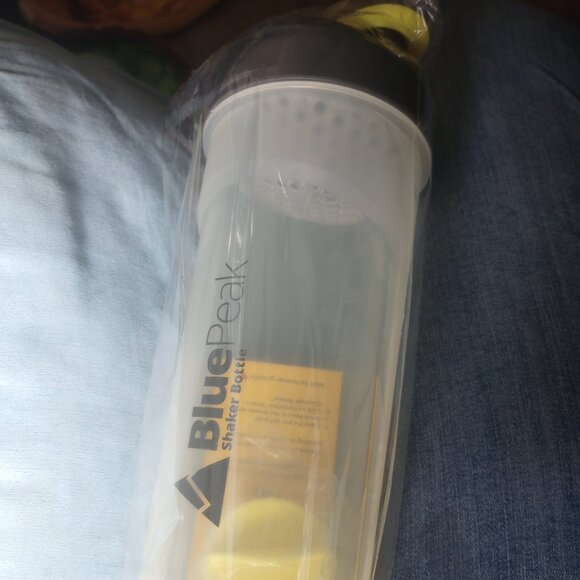 Blue Peak shaker bottle 20oz yellow/black New Sealed! - Picture 6 of 6